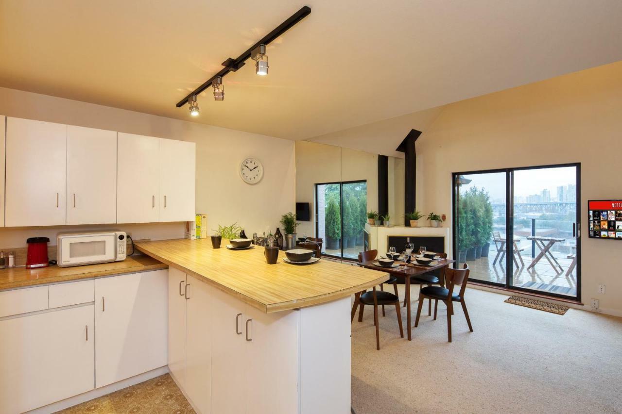 Billion Dollar Views In A Beautiful Fairview Slopes Heritage House Daire Vancouver Dış mekan fotoğraf
